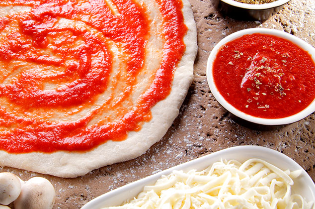 Pizza con salsa para pizza