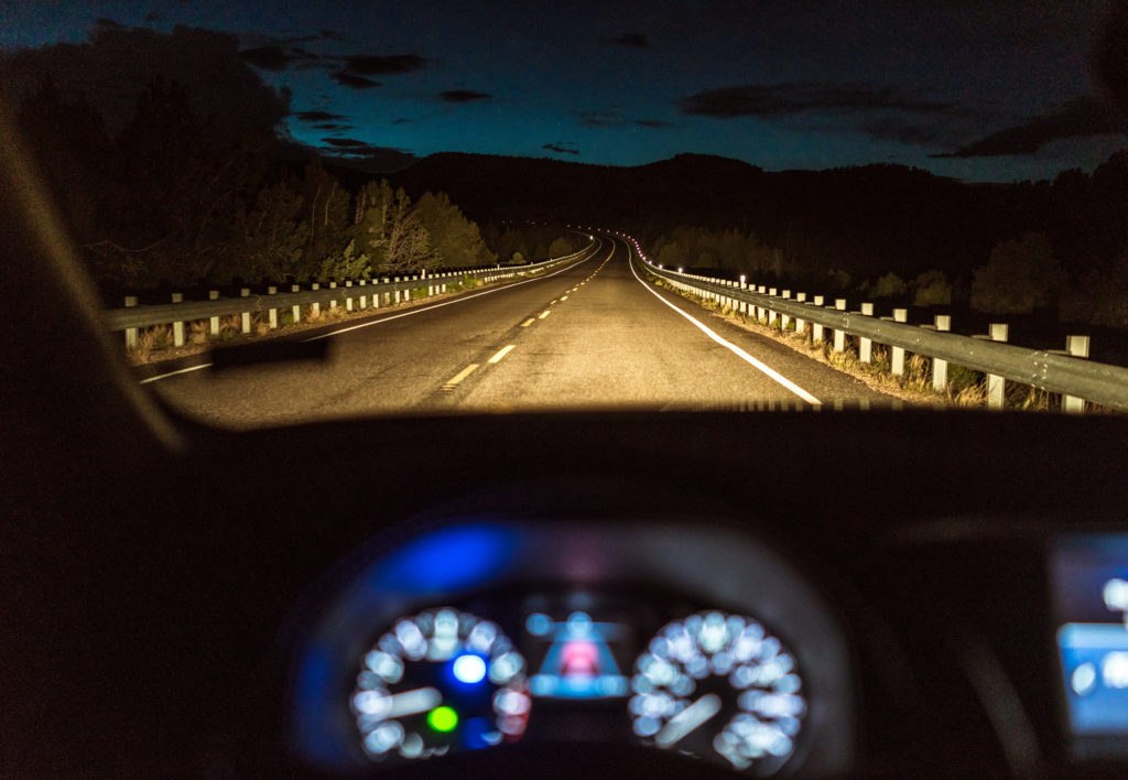 luces al conducir de noche