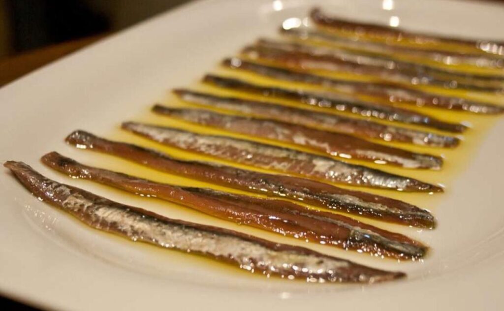 anchoas con aceite de oliva