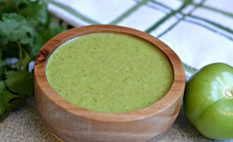 salsa verde con tomate
