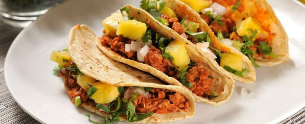 tacos de pastor con piña