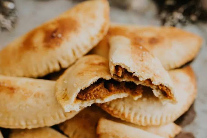 empanada recién horneada